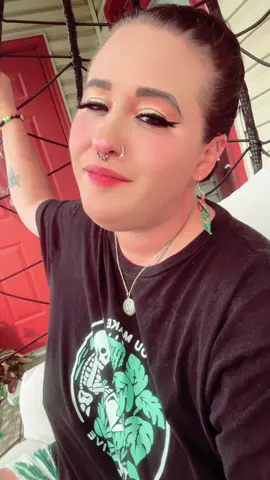 It was worth the look honestly 🤷🏻‍♀️ #petty #pettytiktok #narcissism 