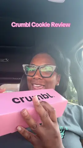@Crumbl what happened this week 😢 #crumbl #crumblecookie #crumblecookiereview #crumblspoiler #foodreview #minimukbang #mukbang #desserttok #crumbltok 