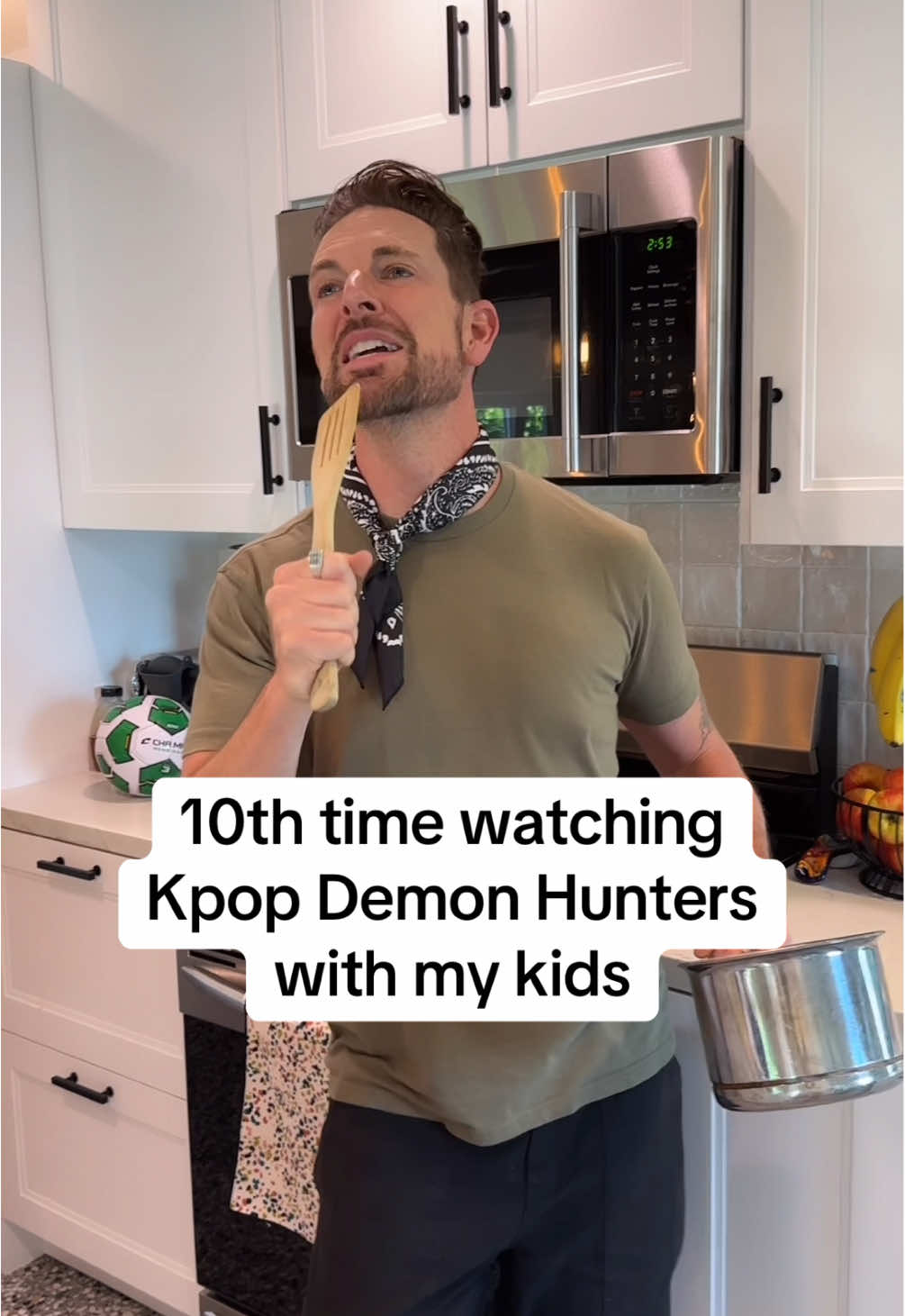 Kids movies these days have some straight bangerzzzz 🥷🔥👏📣 Have you been hooked yet??? #kpop #kpopdemonhunters #huntrix #golden #relatable #funny #comedy #parenting #dadlife #momlife #MomsofTikTok #dadsoftiktok #kidsmovies
