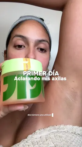 Día 1 usando los pads de Jiyu para aclarar mis axilas ✨🪄 Hoy empiezo esta rutina para renovar la piel, emparejar el tono y dejarla más suave que nunca. Estos pads están llenos de antioxidantes y ayudan a rejuvenecer la piel mientras la tonifican. Vamos a ver el cambio en 10 días 😏💫 #jiyu #jiyutonerpads #jiyuskincare #axilas #whitening #tonerpad #skincaretips #acnetreatment #backtoschool #backinstock 