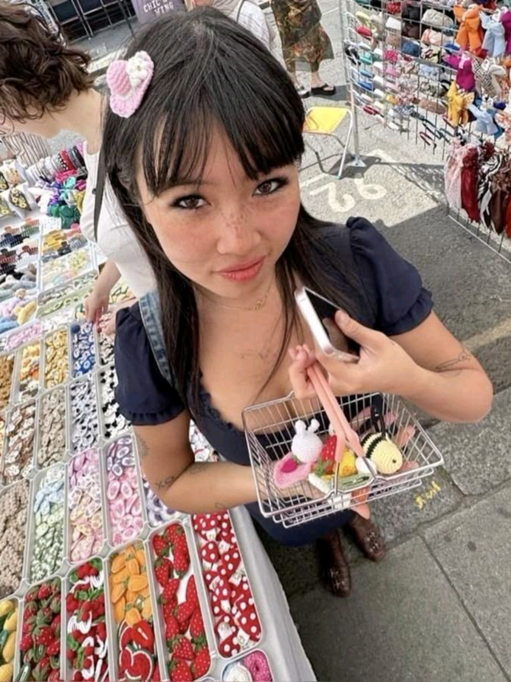 Shes so cute #fypシ゚ #foryoupage #viral #trending #xybca #inspo #beabadoobee #edit #beaches #tiktok #fleuq1s 