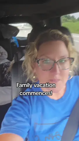 5 adults and 2 dogs! Lord help me! #vacation #roadtrip #michigancheck #vacationvibes 