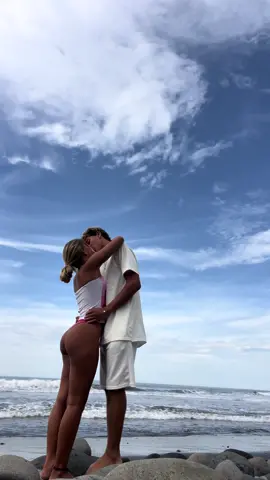 eu te amo 💕 @Romeito_Chavez #fypシ゚viral #casal #praia #trend #Love #🤍 