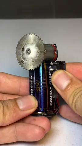 DIY Mini Cutter For V9 battery 🔋 #DIYProject #UsefulInventions #DIYHack #Invention #Experiment #MadeInUSA 