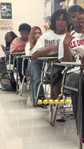 yk 2.0 @M ☆ @nothin but hurt #fyp #tiktok #trend #trending #foryou #blowthisup #makemefamous #funny #claytoncounty #atl #innit #firstdayofschool #relatable #hilarious #foryoupage #contentcreator 