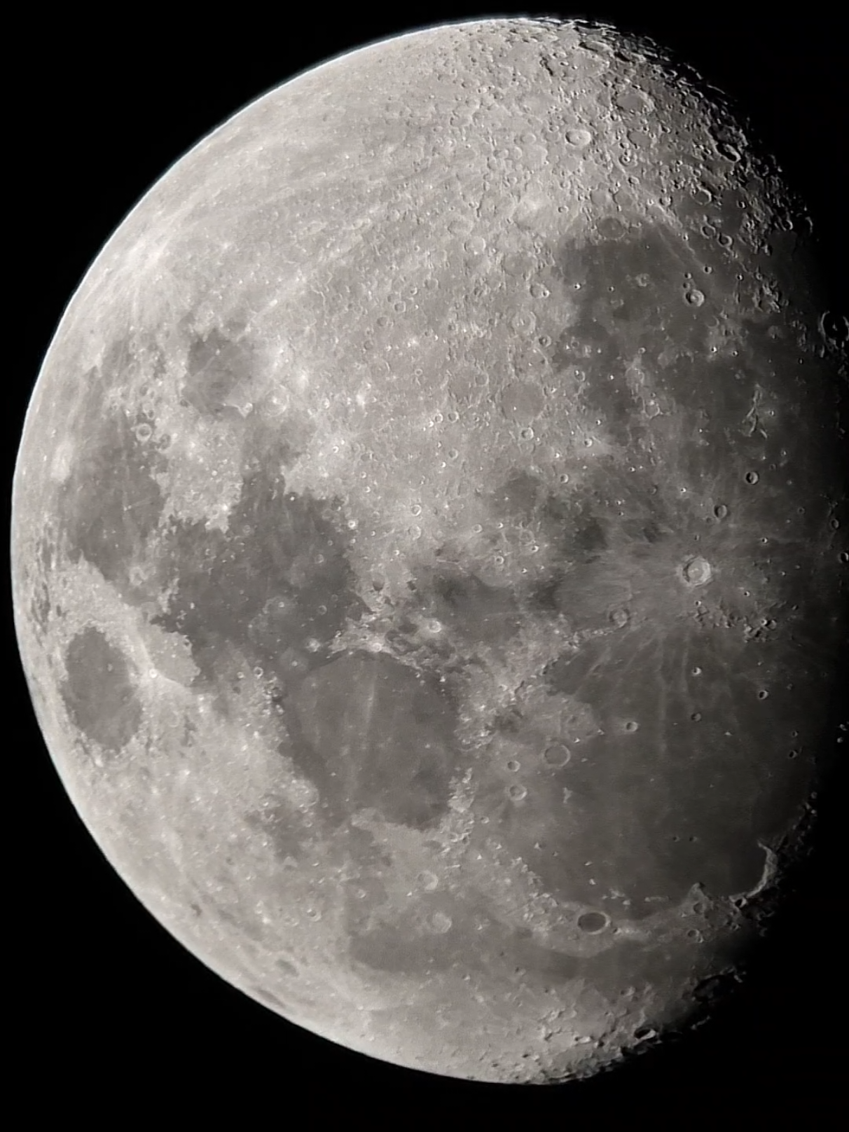 Lua crescente 82% iluminada 🖤🌖
