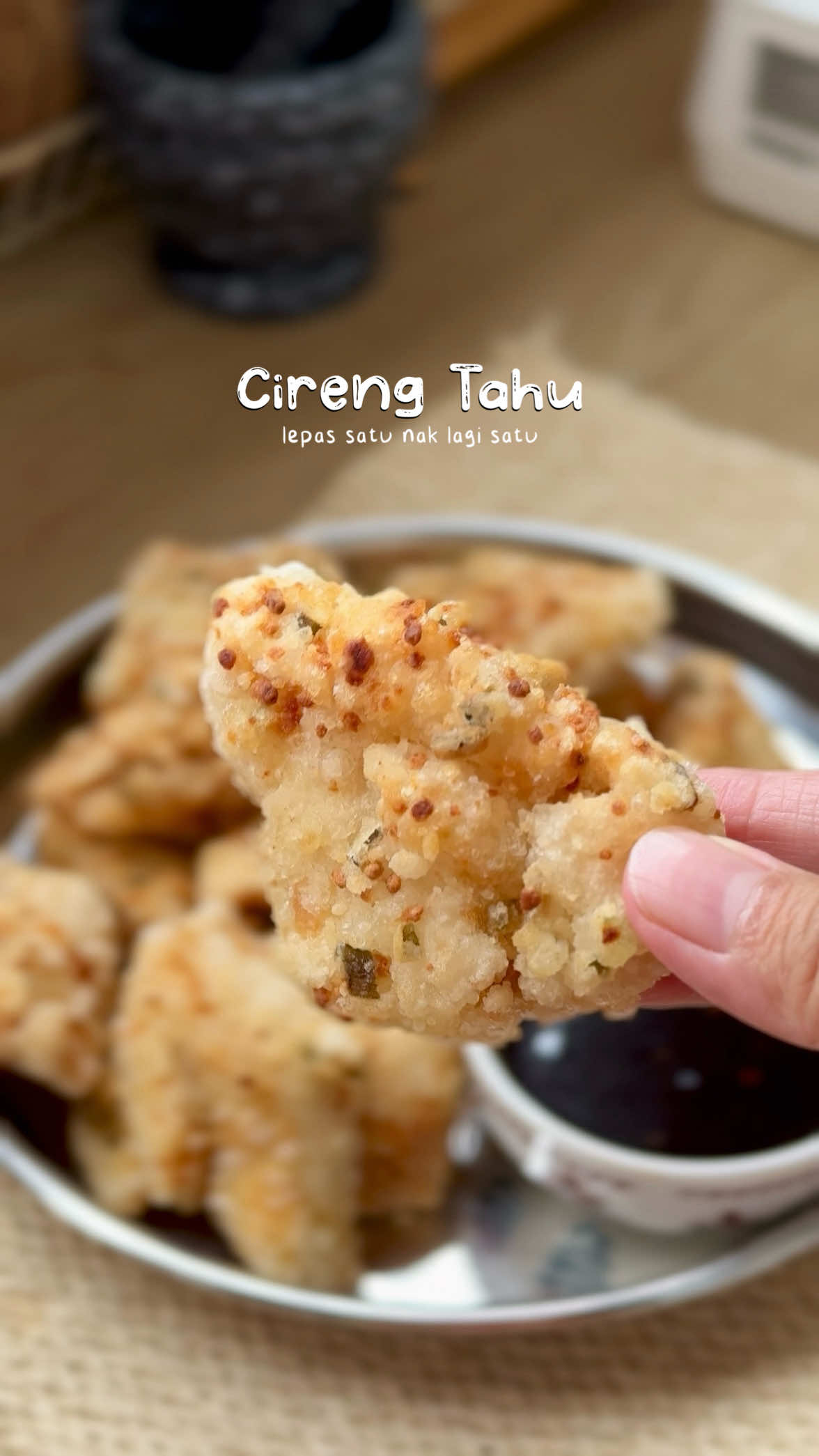 Kali ke 2 buat Cireng Tahu...lepas satu nak satu lagi. Sumpah tak boleh stop, buat banyak ketul pun tak cukup!  Terinspirasi dari kak YATI SENDAYU TINGGI 🥰 . #cirengtahu #cireng #cirengviral #kudapansedap #resepicireng #resepimudah #masmasakmakan #sedap #makananindonesia #gorengan 