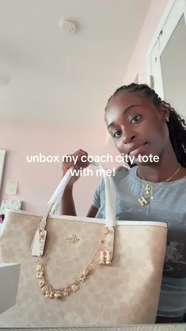 unbox my coach city tote with meeeee #coach #totebag #coachcitytote #college #unboxing #dorm 