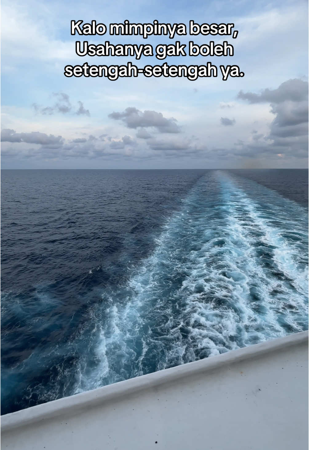 Harus totalitas 💀 #kaburajadulu #fyp #xybca #xybcafypシviral #fffffffffffyyyyyyyyyyypppppppppppp #fypdongggggggggシ #fypdongggggggggシ #seamenlife #kapalpesiar #pelautindonesia🇲🇨🇲🇨 #newyorkcity #royalcaribbean #pelaut #usa #odysseyoftheseas #fypシ゚ 