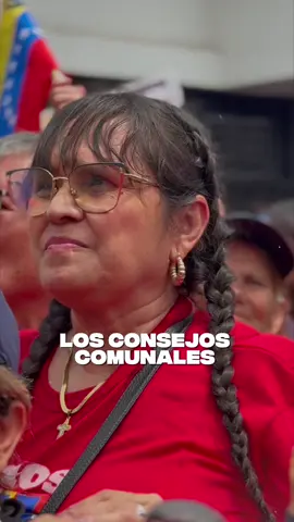 Aquí manda el pueblo, que es el que elige, decide y construye. Porque esa es la verdadera esencia de esta Revolución: el poder en manos del pueblo. Y al que se atraviese, el pueblo le pasa por encima #conelmazodando #Venezuela 