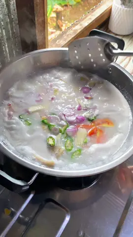 Garih haruan kiriman mama mintuha kita tanak hja ,nasi nya baras hanyar beh nikmat mana lgi yg kau dustakan😋😋#fyp #iwakkaringbatanak #garihharuan #asliurangbanjar #menusederhana #masakanbanjar #semuaorang #pengikut #jangkauanluas 