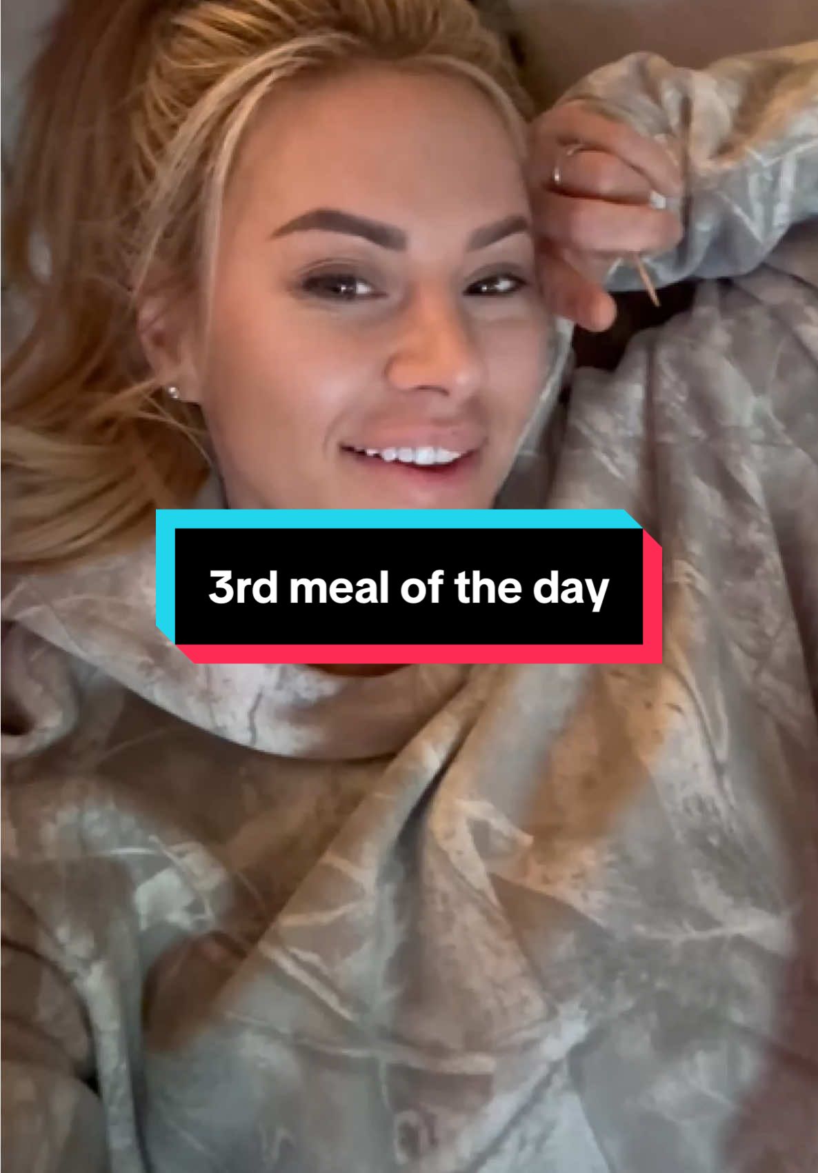 3rd meal of the day  Chicken Philly bowl  I was hungry and in a hurry. I forgot to show yall what it looked like. Oops. Sorry 😝  #peakweek #npcfitmodel #fitmodeldivision 