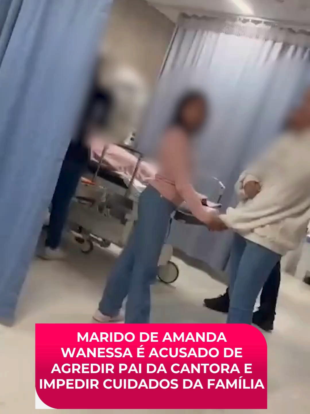 Imagens registradas em um hospital no Recife mostram Dobson Santos, marido da cantora gospel Amanda Wanessa, em um confronto físico com o pai da artista.  A família denuncia maus-tratos contra Amanda, que está em estado vegetativo desde um grave acidente em 2021. Feridas no pescoço e nos braços levantaram preocupações dos parentes, que acusam Dobson de restringir o acesso da família aos cuidados com a cantora.  A mãe e a irmã relatam angústia e luta judicial para garantir o bem-estar de Amanda. A advogada da família afirma que há descaso e isolamento sem respaldo legal.  Em nota, Dobson nega as acusações, diz que os vídeos foram manipulados e que já acionou a Justiça para esclarecer os fatos. Crédito: Cortesia  📰 Saiba mais detalhes no site do JC #AmandaWanessa  #CasoAmandaWanessa #gospel #co #social1 #digital