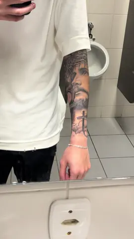 100% #fyp #tattoo #deus #jesus 