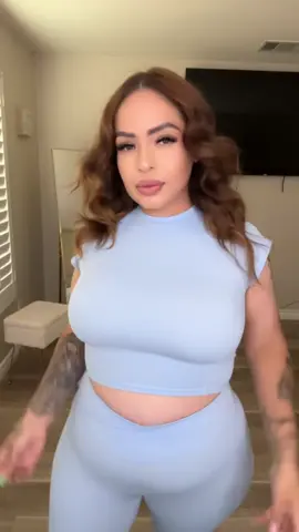 I’m obsessed with this 2pc set, ladies run and get yours now I am wearing size (Large) true to size. #2pcsets #workoutsets #gymsets #fyp #contentcreator #womenempowerment #curvywomen 