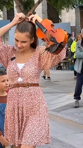 Felicita - Karolina Protsenko violin #fentysuperbrandday #karolinaprotsenkoviolin #violin #music #musica #saxophone🎷 