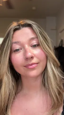 Nothing says sun-kissed like freckles @tarte cosmetics  #tarte #freckles 