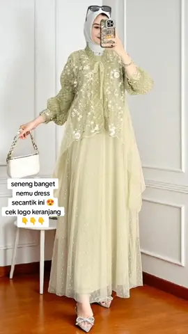 Bersiaplah untuk tampil memukau dengan Muthia Dress Pesta Maxi Gamis 2in1! 🌸 Desain kekinian dengan material jersey mix brokat tille premium yang pas untuk berbagai acara spesial. #GamisElegan #GamisPesta #MuthiaDress #GamisPestaMaxi #DressKekinian #GamisTerbaru #GamisWanita #GamisLebaran #FashionElegan #MaxiGamis #Pesta2025 #TampilCantik #FashionTrends #GamisPremium #DressElegan 