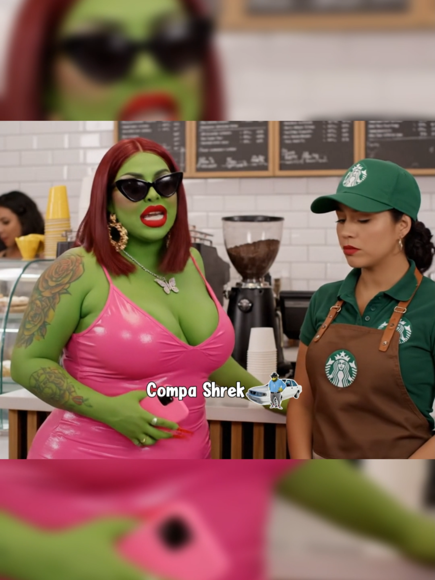 La que cree que comprarse un Frapé de Starbucks es de Ricos