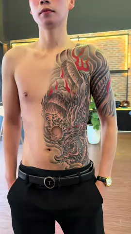 Rồng vắt vai. Hình xăm được thực hiênn bởi HN TATTOO. Hoàn thiện trong ngày. Ib tiểu sử đặt lịch nhé mn 😇 #xh #hìnhxămđẹp #tattooartist #hntattoo #CapCut #xăm_hình_nghệ_thuật 