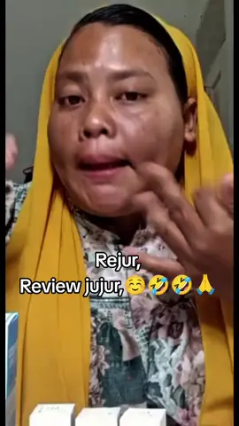Ada hubungan apa Miss gosip dan dr gladys ,Badan Pengawas Obat dan Makanan (BPOM) Republik Indonesia secara resmi menyatakan bahwa produk skincare Glafidsya milik dr. Reza Gladys tidak memiliki izin edar dan dikategorikan sebagai produk ilegal.  Pengumuman ini memicu kekhawatiran besar di kalangan masyarakat terkait keamanan dan kualitas produk kecantikan yang beredar di Indonesia, khususnya setelah temuan bahwa produk tersebut mengandung komponen berbahaya.