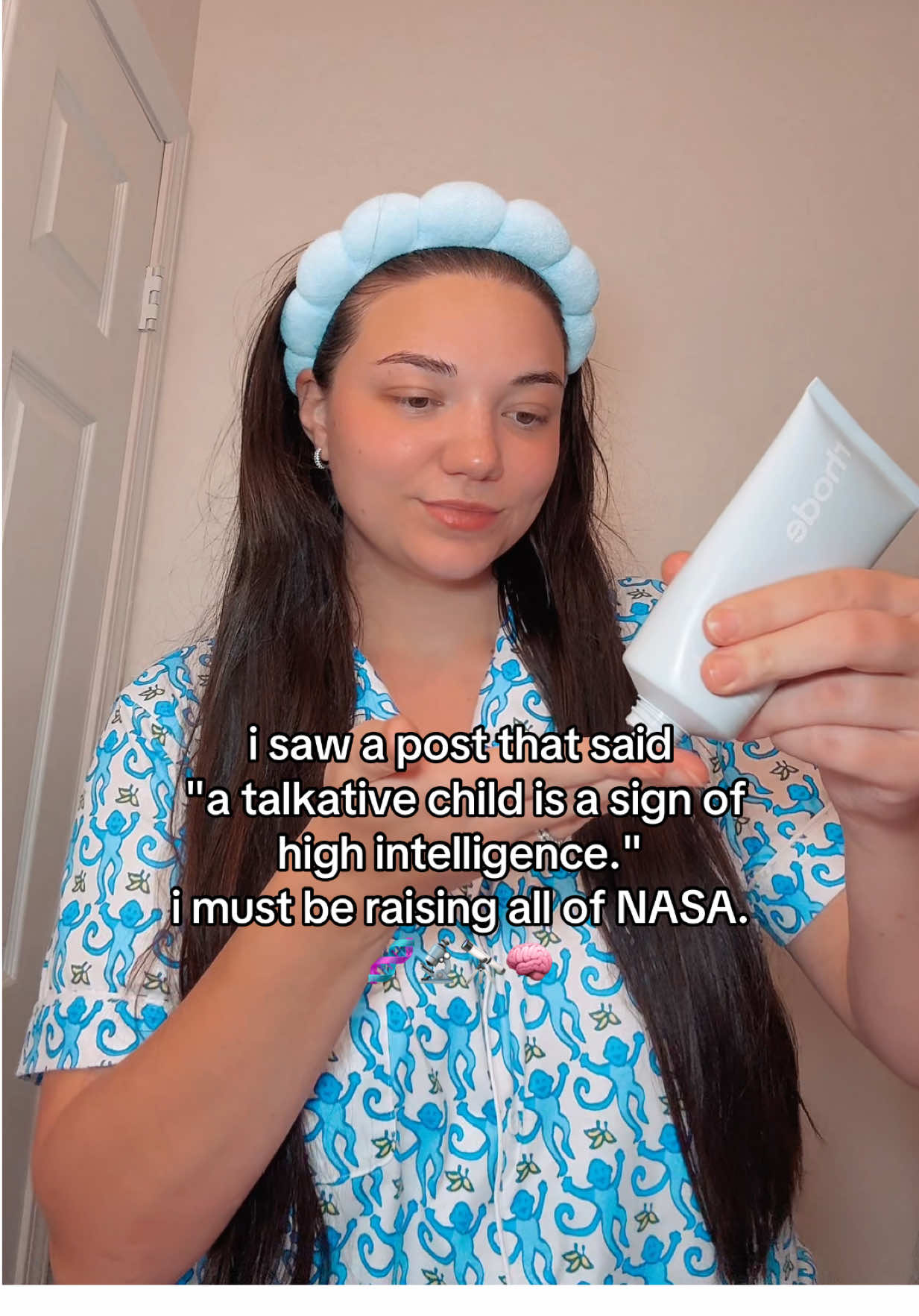 No but fr my kids talk my head off 🤣 #MomsofTikTok #momlife #boymom #momfollowparty #relatable #relatablemom #TikTokShop #pajamaset #TikTokMadeMeBuyIt #monkeypjs #momstyle #fyp #v 