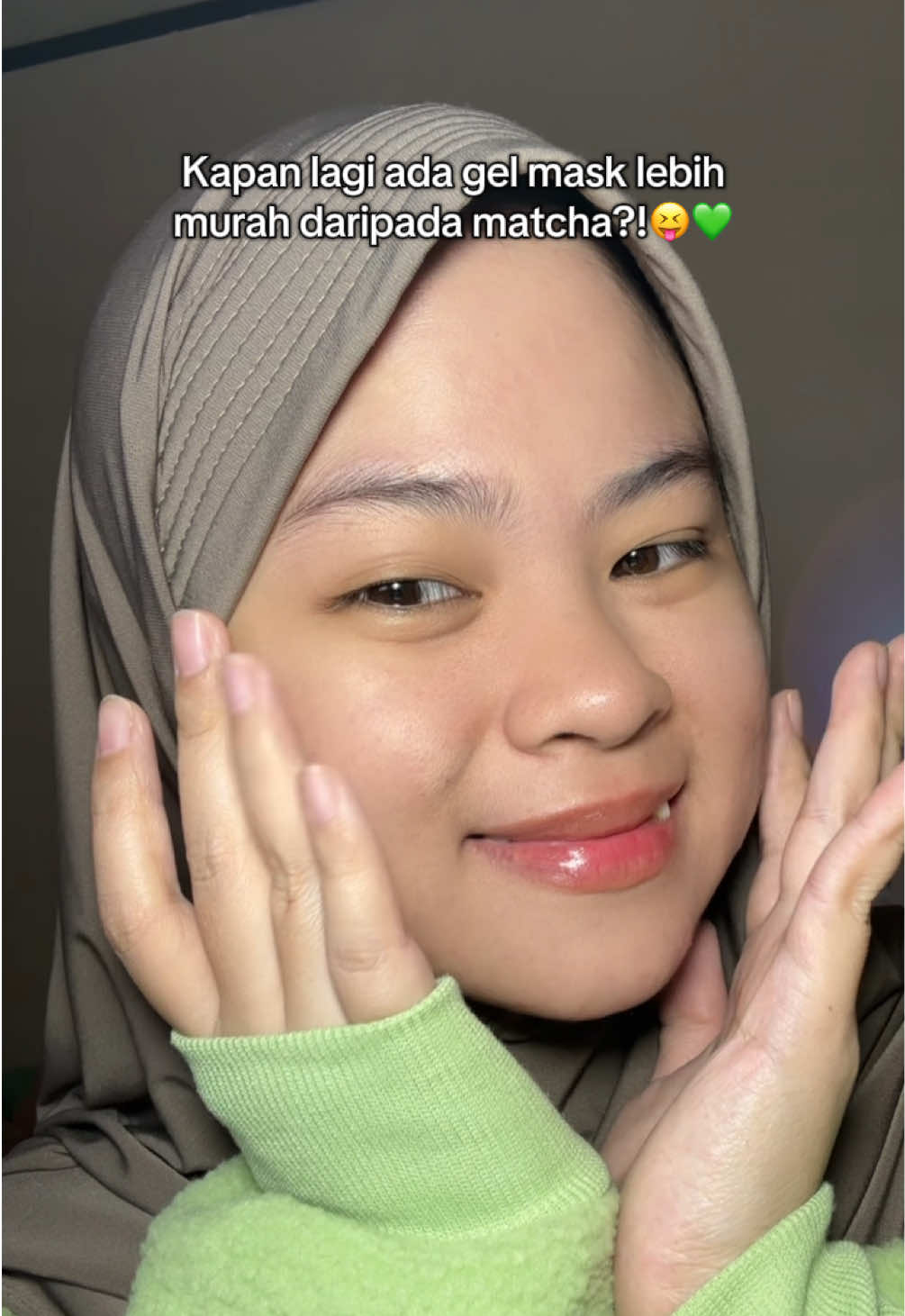 Pake mugwort gel mask auto calming kulitt kerasa adem bgtt🥹🫶🏻✨#skincaretips #acnefighter #acneproneskin #mugwortgelmaskg2g #acnegelmaskviral 