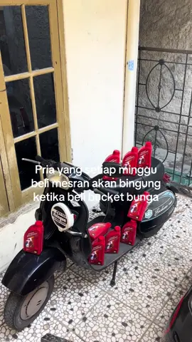 #vespaklasikindonesia #vespaklasik #vespaextremeindonesia #vespa #exlusive #mesra #mesran #pertamina #mesransuper 