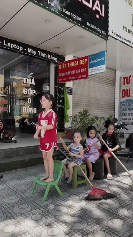 Cũng muốn đc ra biển để đu trend nhưng mẹ con thấy biển năm nay buồn quá #cậubehoatieu #xuhuong #xuhuongtiktok2025 