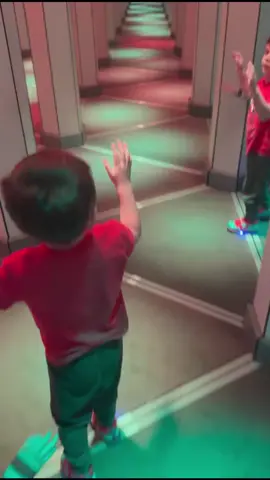 Don't run in mirror maze  #funny #funnyfail #failsoftiktok #hilarious #trynottolaugh #fyp 