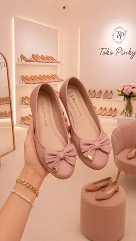 “Flat shoes super cute & nyaman yang wajib kamu punya!  Nyaman dipakai seharian, desain chic persis gambar—flat shoes Pink Salem dari Lysa Official Store!  #flatshoes #sepatumurah #sepatuwanita #flatshoesmurah #sepatuflat