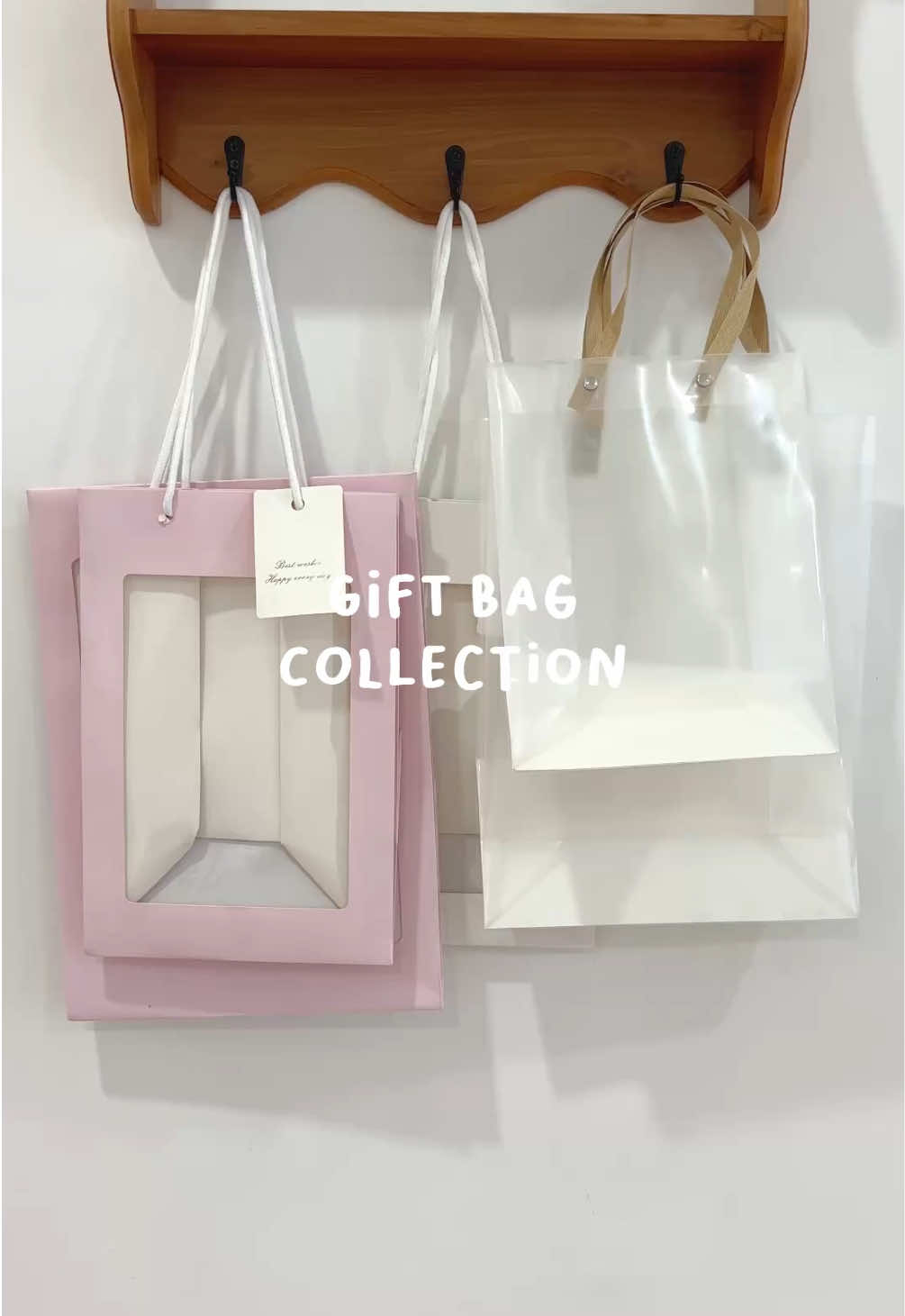 treats me well & maybe he'll show up with cute gift in this gift bag 😌💖 #giftideas #paperbagmurah #paperbag #kadopacar #kadoultah 