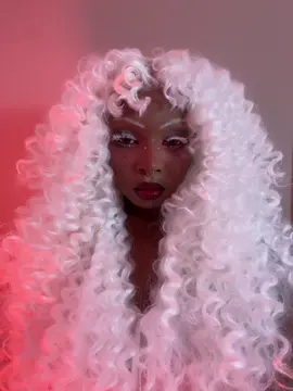 Sometimes I want to feel ethereal 🦉