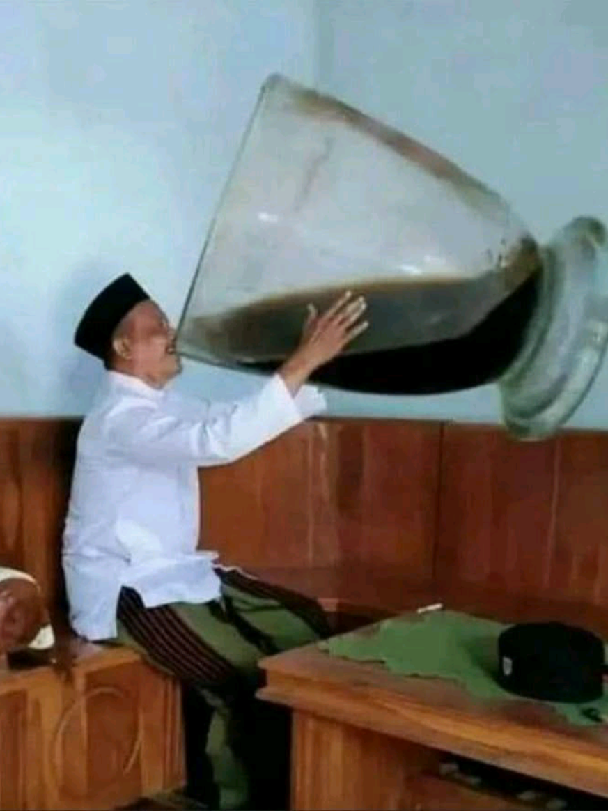 Top 5 minum kopi☕️#top5 #fyp #fypシ゚ #memes #memestiktok #memeindonesia #ngopi #foryou #foryoupage #tiktok #indonesia 