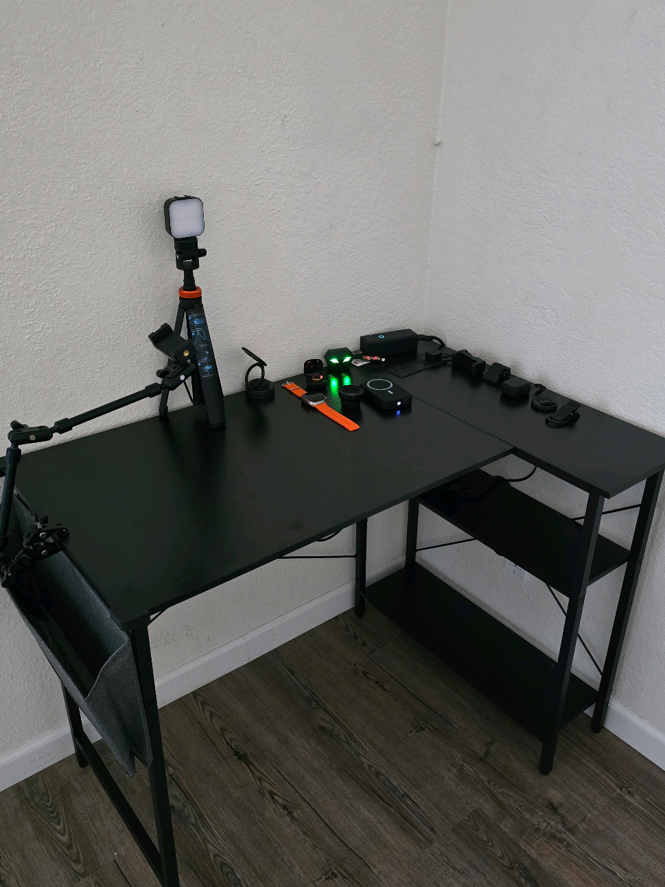 L Shaped Gaming Desk Raybee Computer Desktop  #tiktokshopbacktoschool #raybeefurniture #gamingdesk #escritorio #computerdesk #tiktokshop 