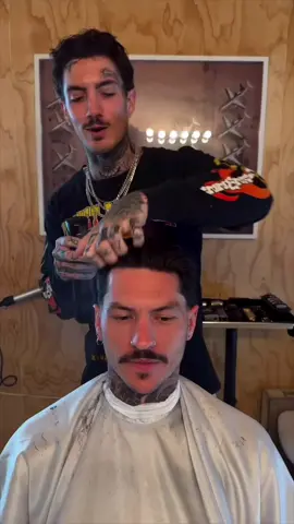 Trim on the twin #haircut #menshair #hairstyle #hairtutorial #menshaircut 