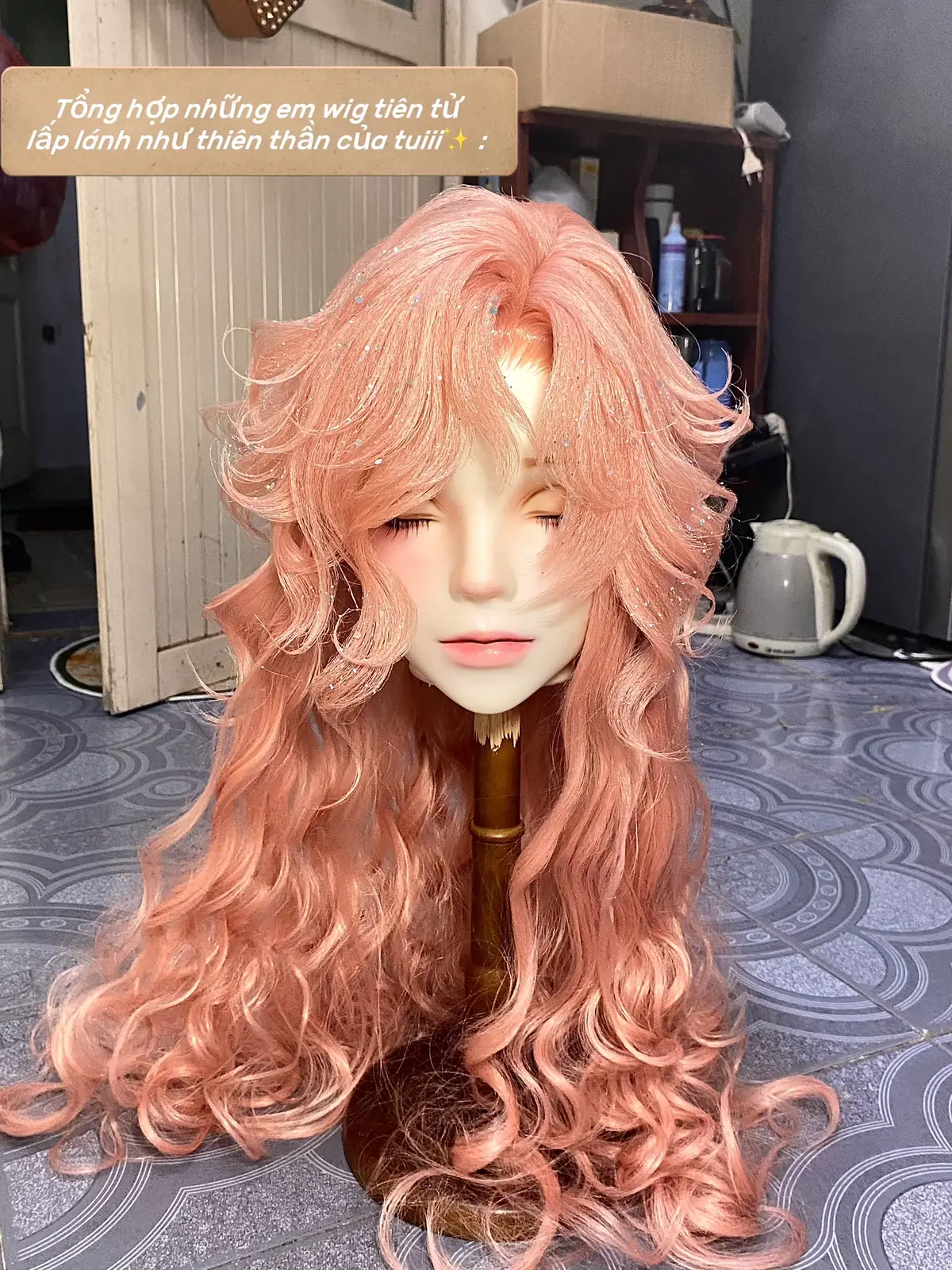Từ khi tìm ra được cách chụp lấp lánh là mê wig nhũ lắm lắm lun ✨ nhìn mê vô cùng 😋#stylewig #tutorial #tutorialwig #bienhinh #trending #handmade #tiktok #cosplay #cosplay #cosplayers #viral #fyp #comission 