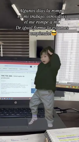 Con toda la actitud como debe de ser 😎🤣  #Meme #MemeCut  #broma #trabajo #office #paratiiiiiiiiiiiiiiiiiiiiiiiiiiiiiii #viraltiktok #humortiktok 