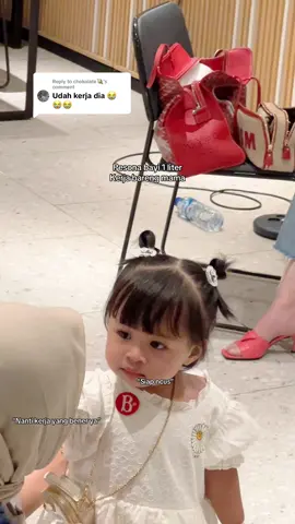Replying to @chokolate🪐 duh pesona 2 wanita yang sulit dikalahkan  #nagitaslavina #lily #nagita #ransfamily #momuungbreastfeedingfest #breastfeedingfest 