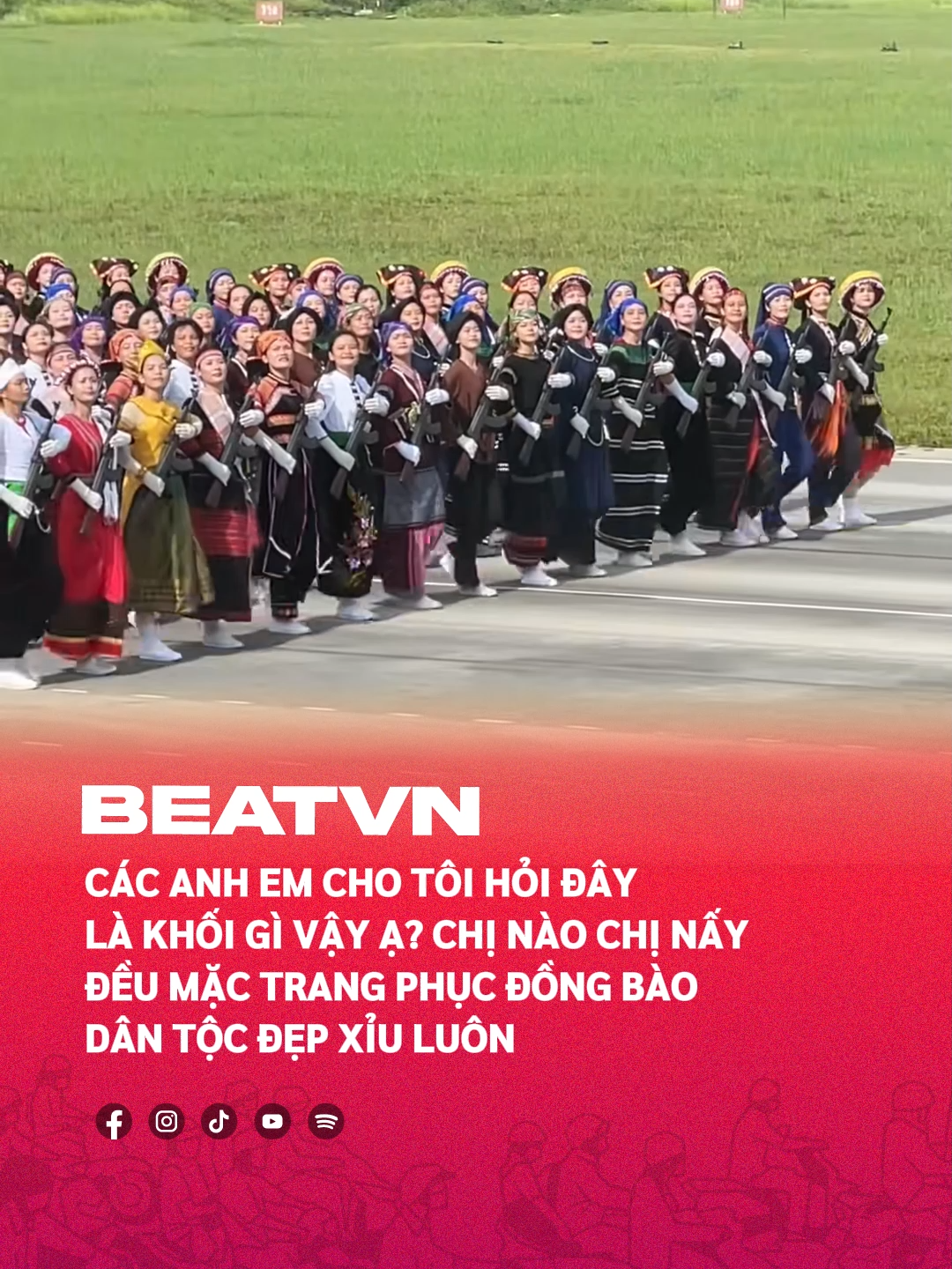 Váy của chị em nhà mình bộ nào cũng đẹp nhức nách  #BEATNetwork #beatvn #hoangacid #tiepluatuhao #traotaythehe