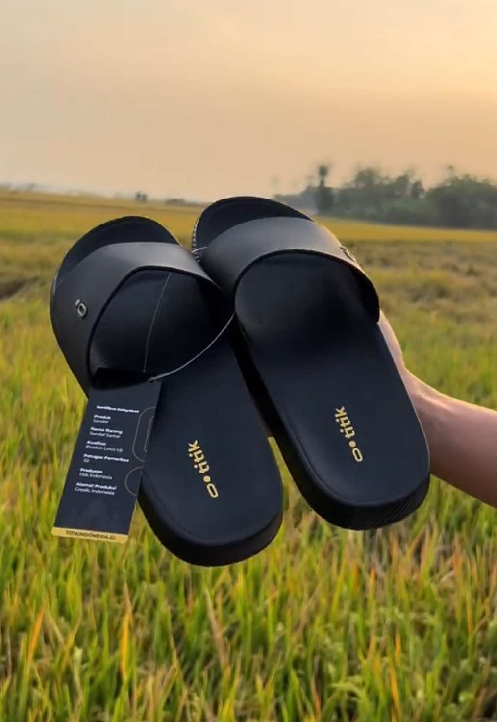 Sandal slop cuma 40 ribuan !! 🤪🤪 #sandal #sandalpria #sandalwanita #outfit #outfitideas #outfitinspiration 
