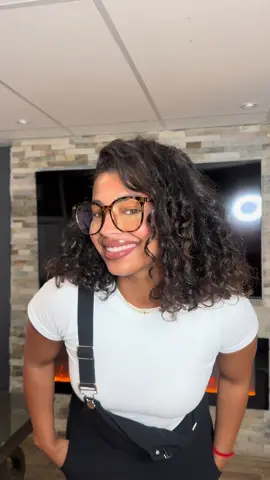 cute little nerd 😍 #fyp #nerd #nerdygirl #leopardglasses #glasses #trendy #trendyglasses 