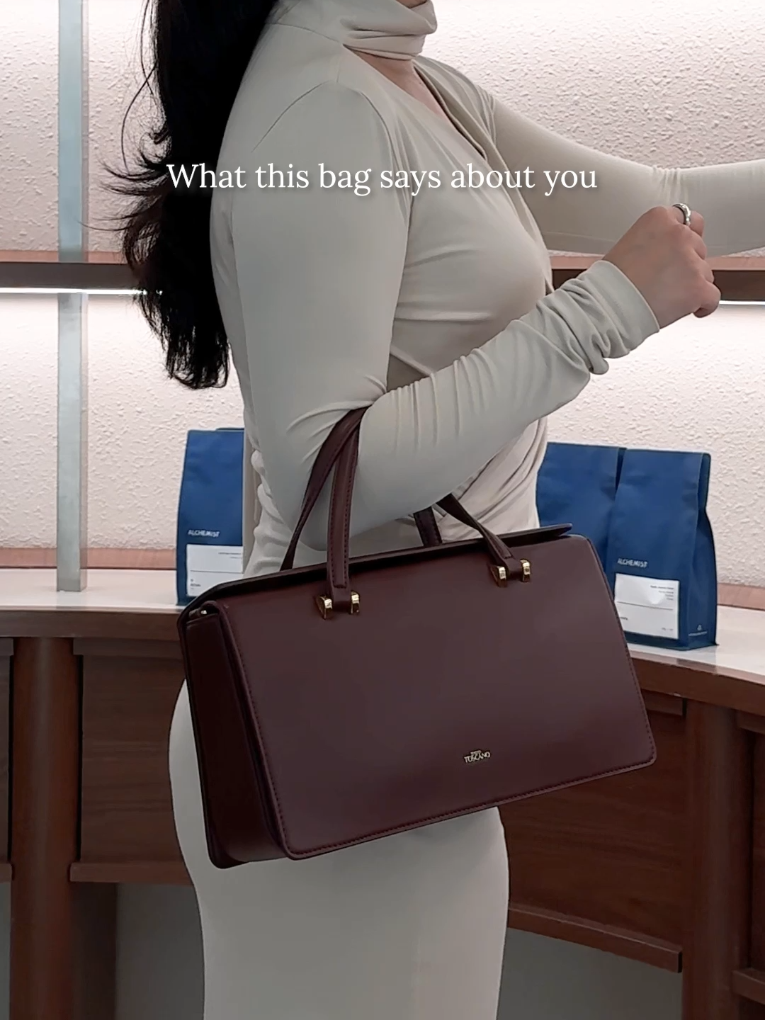 Nova Satchel กระเป๋าหนังข้าวโพดที่จะเพิ่มความหรูหราให้กับลุคของคุณ