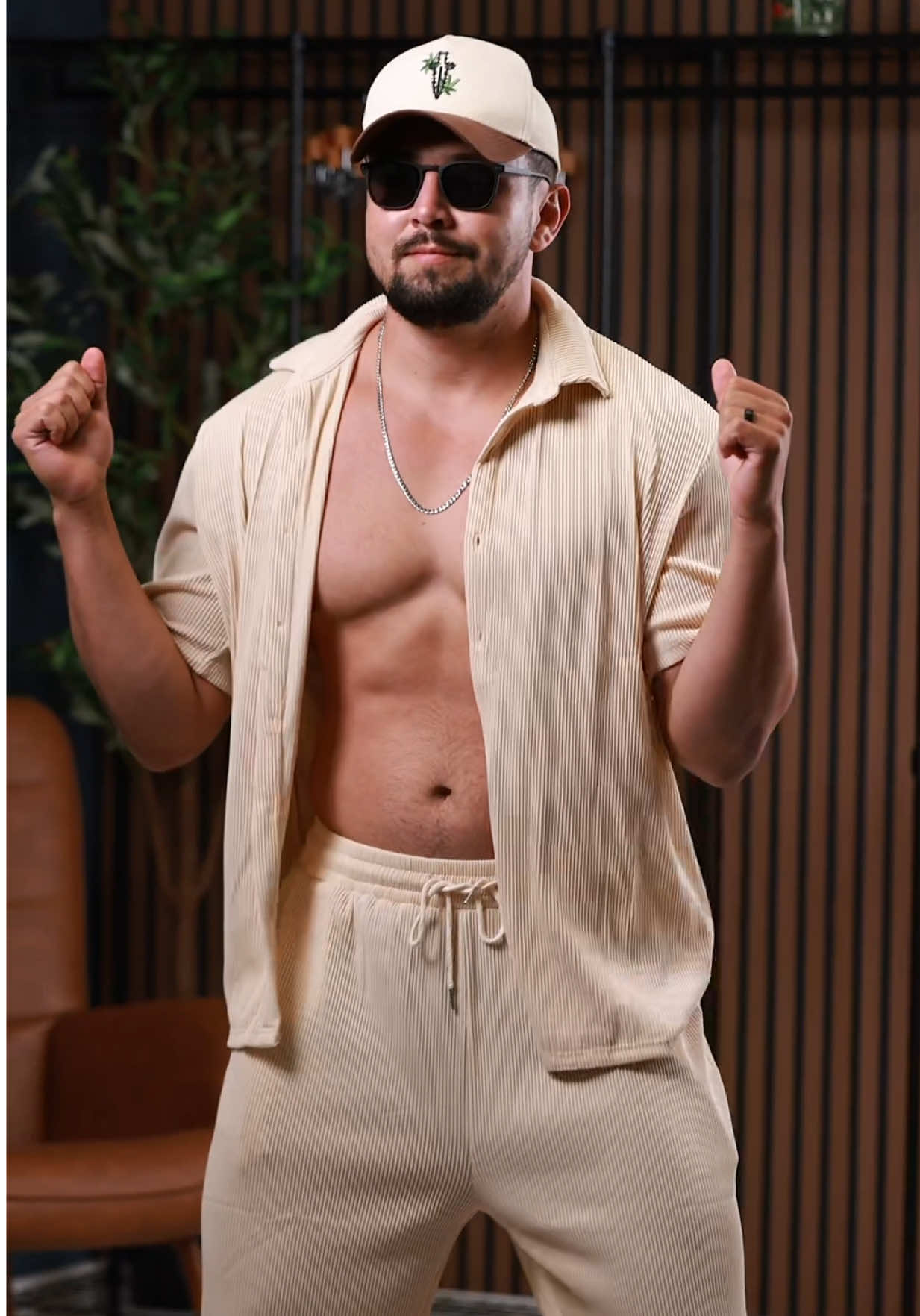 Beach fit? What do we think. Also I cant dance 😂