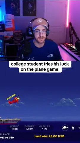 college student tries his luck on the plane game #collegestudent #kickstreaming 