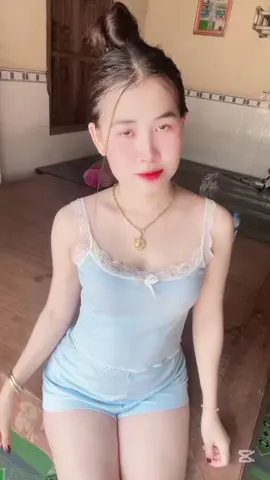 Cute or yy merl 😊#សំឡីជូតមុខElsa @ស៊ូ សោភា CEO Skinni #100kviews #នាទីធ្លាក់like💔🙃 