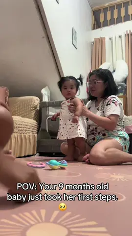 Ang bilis naman 🥹 #babytiktok #fyp #babyfirststeps #baby 