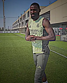 اول تدريبات ريال مدريد 😍🔥 #انيا🇪🇸_ايطاليا🇮🇹_البرتغال🇵🇹 #كره_القدم_قصه_عشق_لاينتهي🤩 #حسون_البرازيلي #ريال_مدريد_عشق_لا_ينتهي #سبانيا🇪🇸_ايطاليا🇮🇹_البرتغال🇵🇹 #برشلونه_عشق_لا_ينتهي💞🔱🏅 #♕حسوني_كريس♕ #تيم_حسون_البرازيلي 
