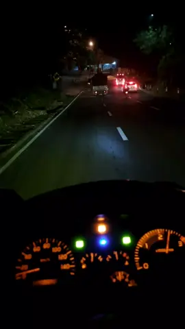 turun nagreg dikeheningan malam.. #drivermuda #hino #nagreg #sopirtrukpunyacerita 