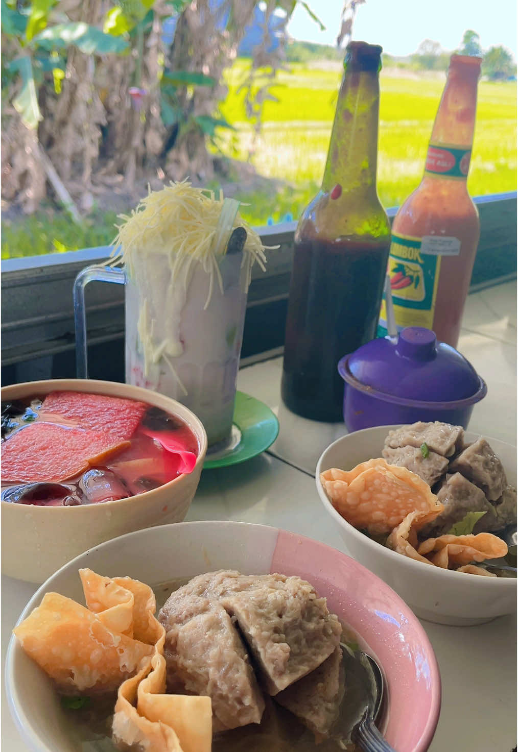 Fomo kuliner lamongan @Bakso& Mie ayam berkah mbk ria  #kuliner #bakso #esteller #La #escampur #lamongan #fyp #lamongan24jam #baksourat #kulinerbakso #sanur #fypage #kulinerlamongan #berkah #lamonganpopuler #makanan #minumanviral #sawah #vibes 